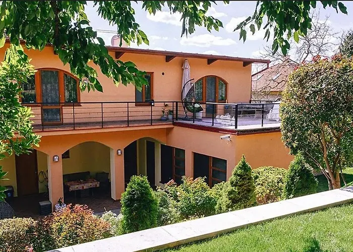 Villa Prague - Wellness, Pool, Jacuzzi, Sauna, Garden, Terraces